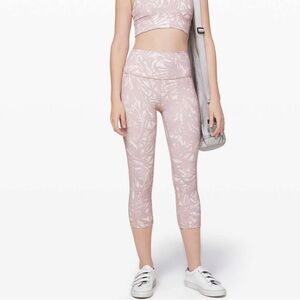 Lululemon Wunder Under Crop (High-Rise) *Full-On Luxtreme 21" Shadow Leaf Light